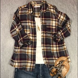 Maurices Long Sleeve Button Up Plaid Shirt size 1